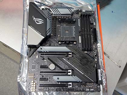 ASUSのX570マザーは「ROG CROSSHAIR VIII FORMULA」など計9モデル