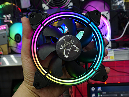 リング状のLEDを搭載した120mmファン「艶風2」シリーズが発売、サイズ