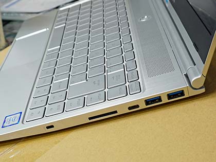 Core i7-8565U搭載の14型モバイルノートがツクモから、価格は109,800円 