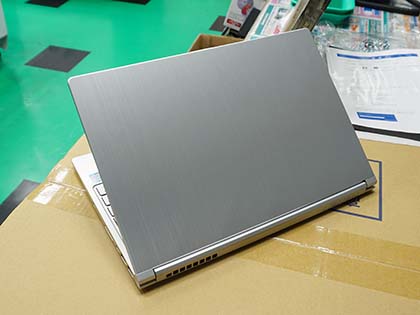 Core i7-8565U搭載の14型モバイルノートがツクモから、価格は109,800円