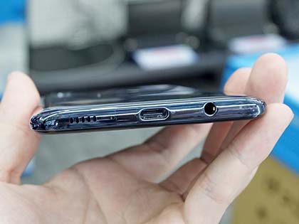 6.7型有機ELやトリプルカメラ搭載の「Galaxy A70」が直輸入、実売