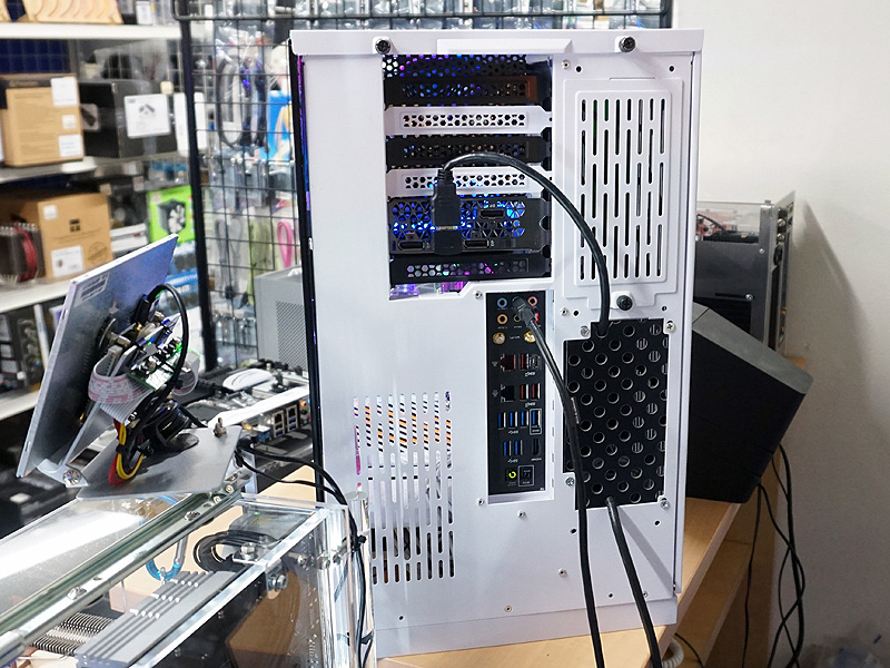 本体背面の様子