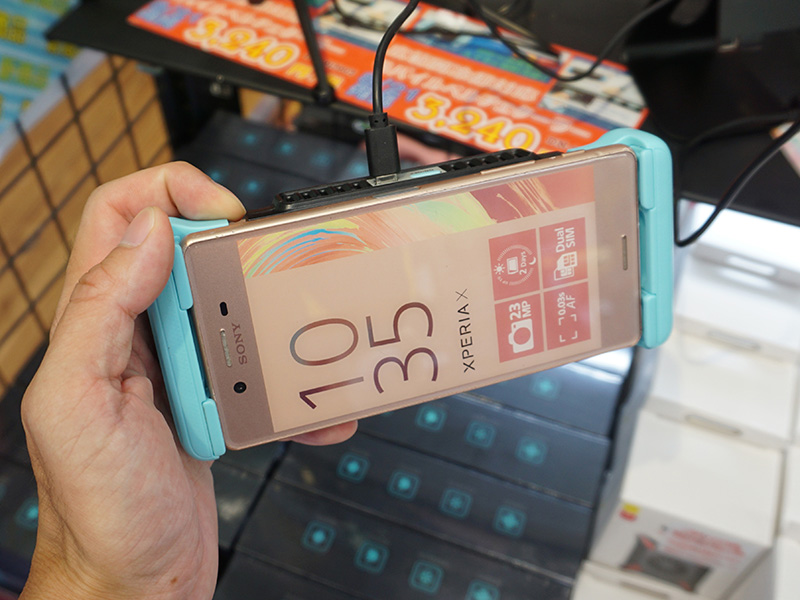 スマホ（モック）の取り付け例