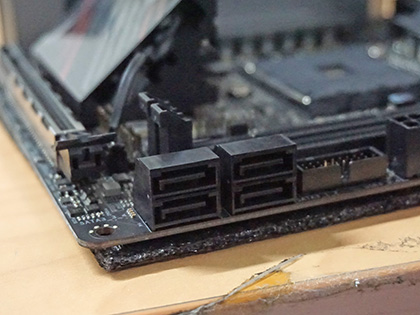 Intel用クーラーしか搭載できないRyzenマザー「X570 Phantom Gaming
