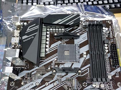安価なRyzenマザー「X570 UD」がGIGABYTEから、価格は17,500円 - AKIBA