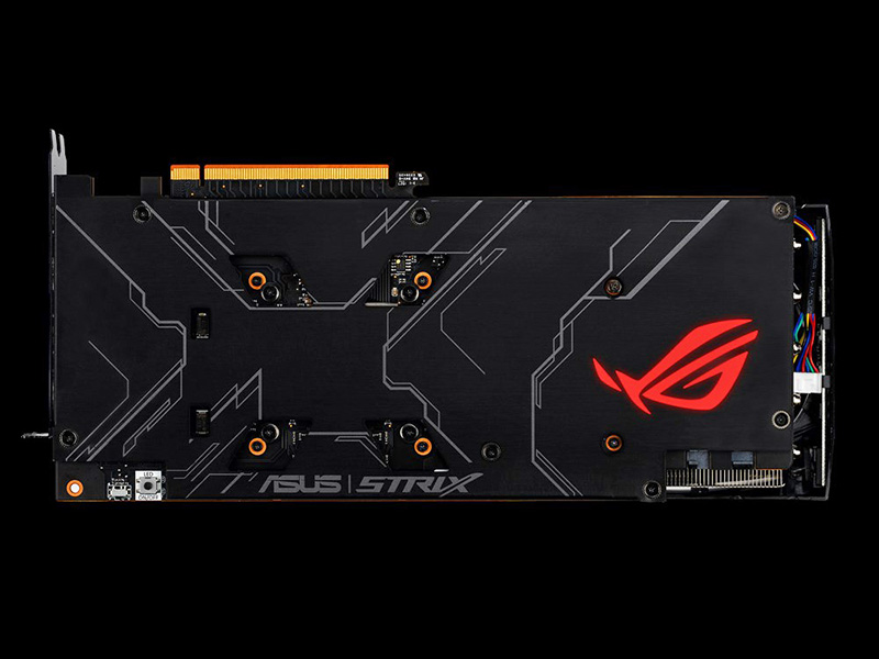 写真はROG-STRIX-RX5700XT-O8G-GAMING。クーラー形状や映像出力など2モデルの外観はほぼ同じ
