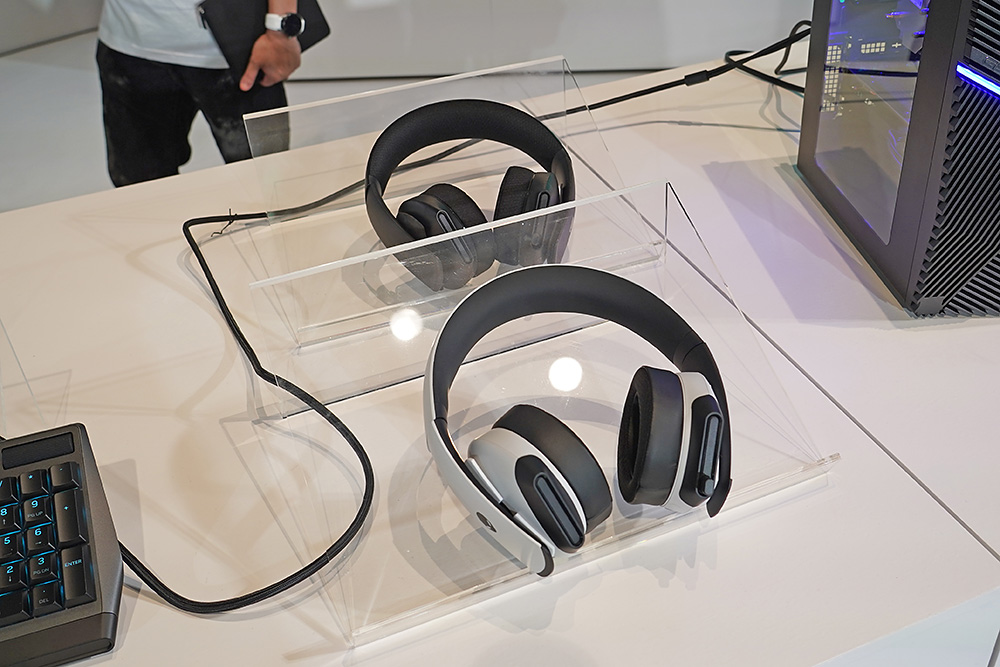 ゲーミングヘッドセットも展示されていた。