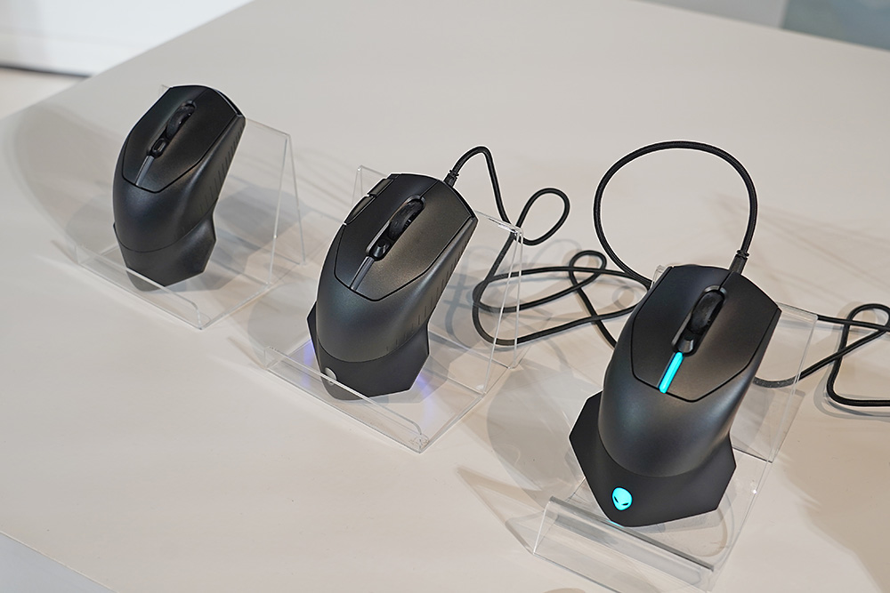 優先無線両対応のマウス「AW610M」、有線マウス「AW510M」、無線マウス「AW310M」。