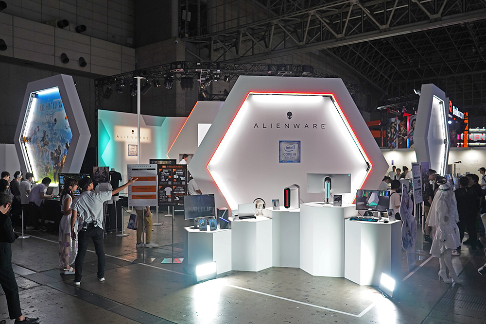 ブースではALIENWAREを擬人化したというキャラクターも公開されていた。