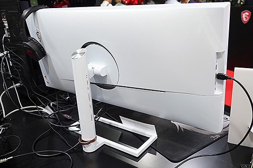 34インチで5,120×2,160ドットのウルトラワイド液晶をMSIがデモ、実は