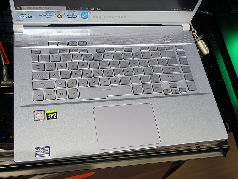 写真はROG ZEPHYRUS S GX502GV