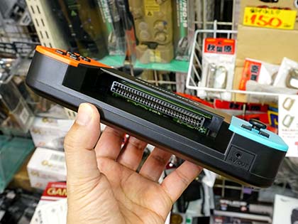 Nintendo Switchっぽいファミコン互換機が1,350円、30種類のゲームを