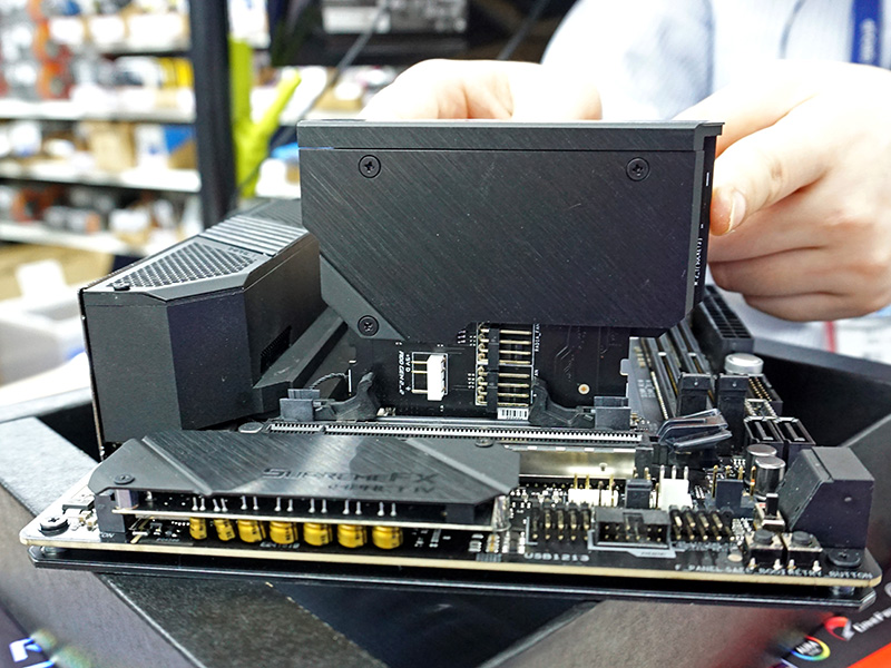 「ROG SO-DIMM.2」を取り付けたイメージ