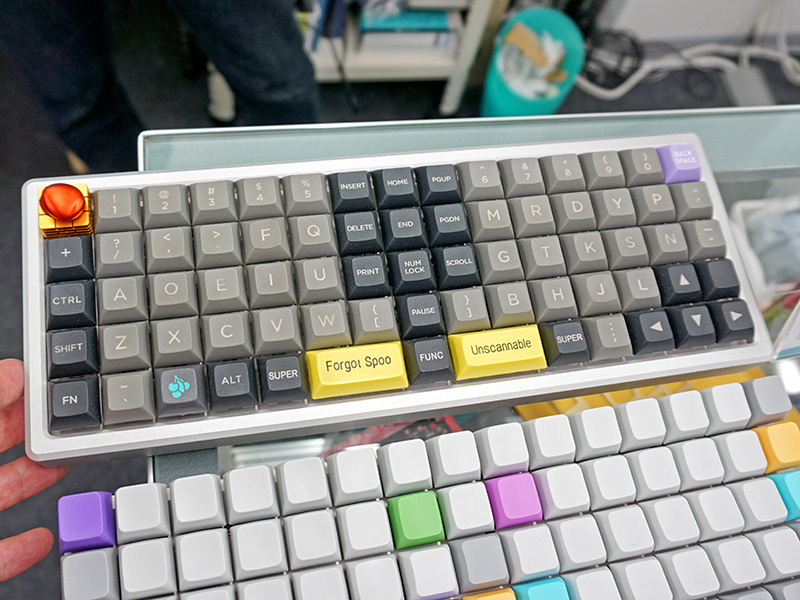 別ケースへの組み込み例（ケースは非売品）