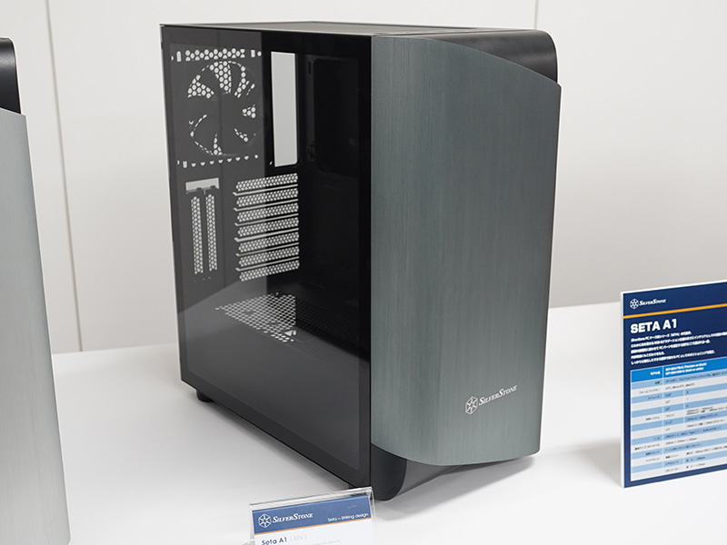 「Seta A1」、ローズゴールド×ホワイトとチタニウム×ブラックの2色が発売予定。