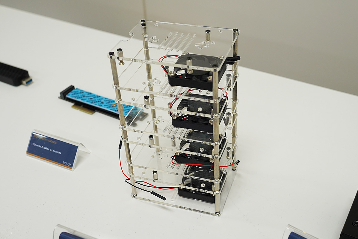 多段タイプのRaspberry Pi用ケース「PI05」。