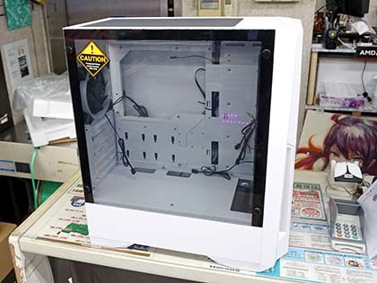 Antecの白いミドルタワー「DP501 White」が発売、120mmファンを