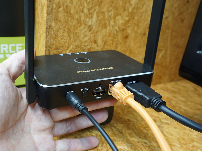 受信機(HDMI出力、Gigabit Ethernet、USB端子を装備)