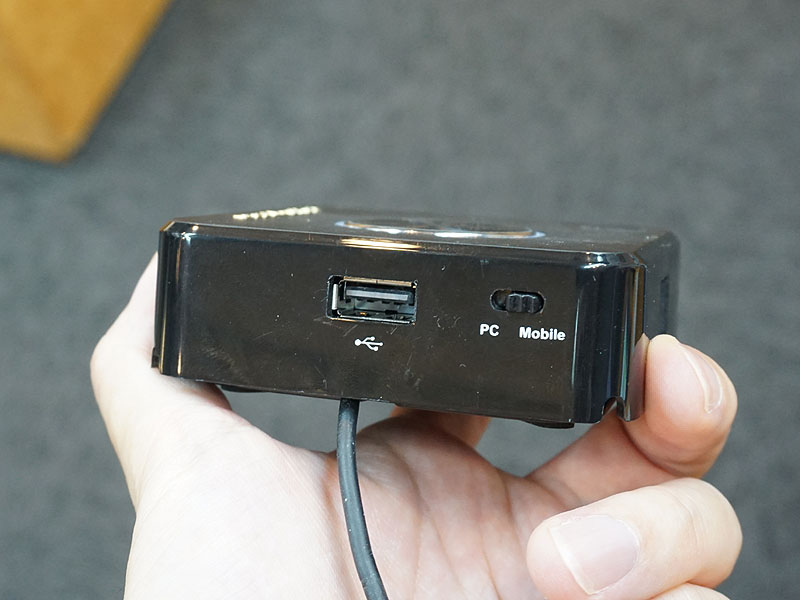 送信機(HDMI、MiniDP、USB、Gigabit Ethernet端子を装備)