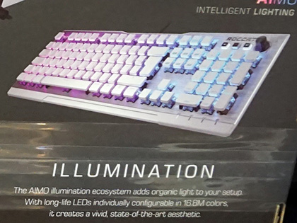ホワイト筐体が目を引く薄型キーボード「VULCAN 122 AIMO」が発売