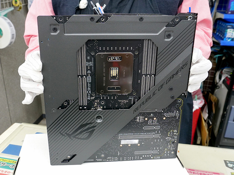 マザーボード裏面