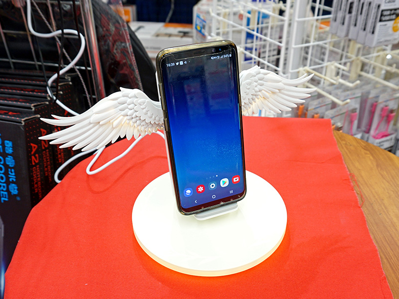 エンゼルウィングワイヤレス充電器