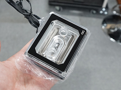 alphacool メモリ用水冷ブロック aalpha2.jpg