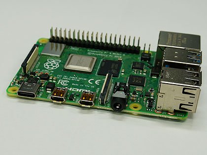 Raspberry Pi 4 Model B」の国内向けモデルが店頭入荷、ケースなども