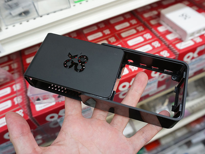 スライドタイプのケース(カラーは3色)