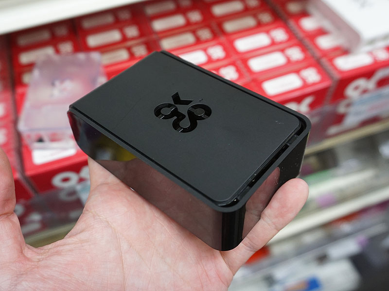 スライドタイプのケース(カラーは3色)