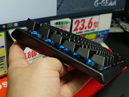 有機ELディスプレイ搭載のSteelSeries製キーボード「Apex 7」が発売