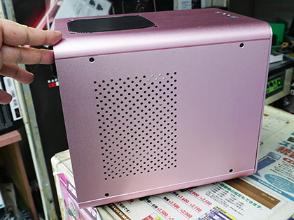 ATX電源が搭載できるMini-ITXケース「METIS PLUS」に可愛らしいピンク