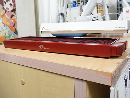 真っ赤な水冷ラジエーターがBykskiから登場、360mmタイプ - AKIBA PC
