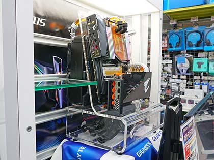 国内未発売の「Core i9-10940X」を搭載した高級水冷PCがツクモで展示中