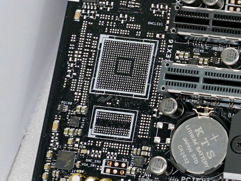 サーバー管理チップを搭載しないため空きパターンとなっている