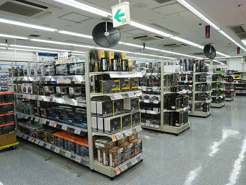 PCパーツフロアは5階