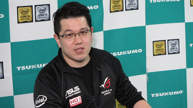 ASUSTeK 市川彰吾氏。ASUSTeKの新X299マザーはグレードごとに絶妙な強弱をつけた3ラインナップ。最上位のRAMPAGE VI ENCOREはさすがの超リッチ仕様