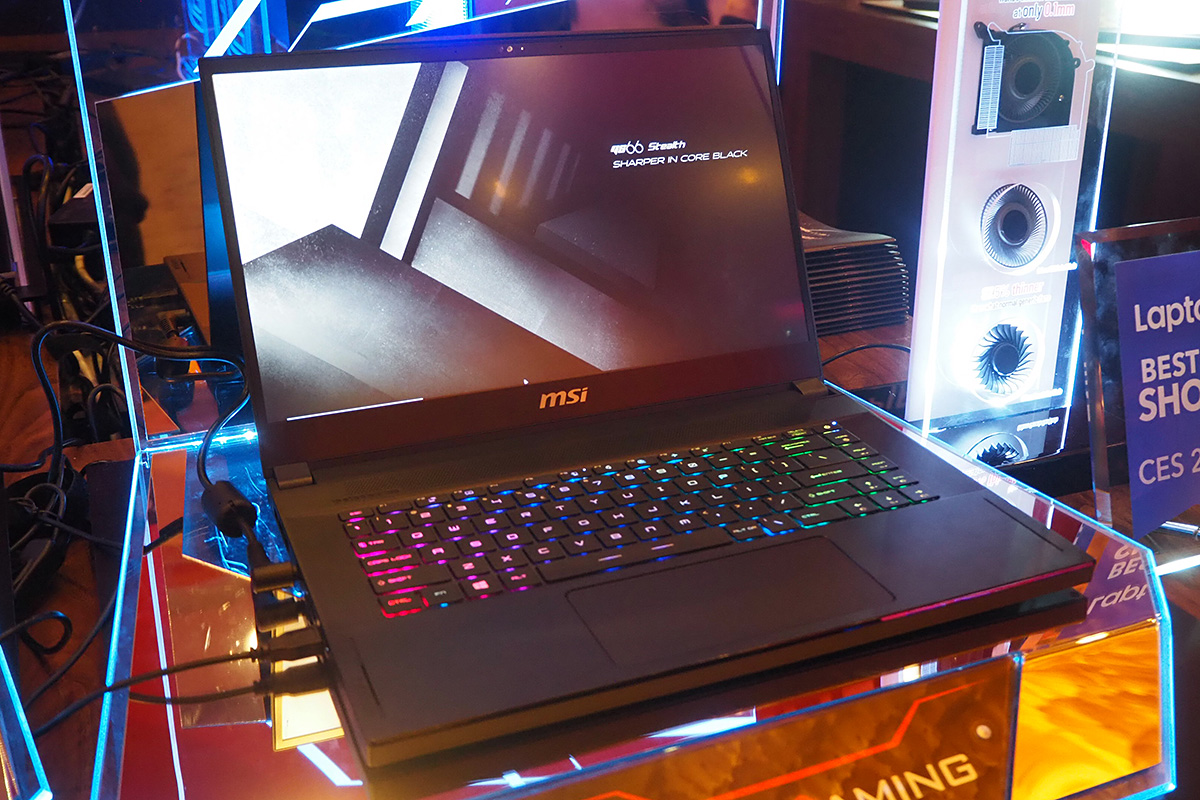 MSIの薄型高性能ゲーミングノートPC「GS66 Stealth」。300Hz対応のディスプレイを搭載している。