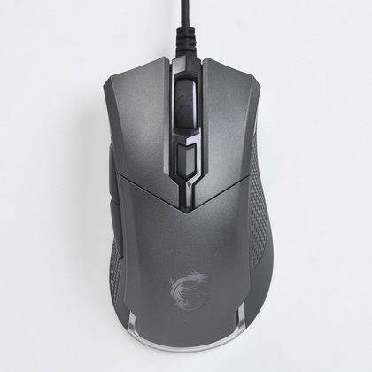 普通のマウス、キーボード、ヘッドホンとゲーミングモデルは