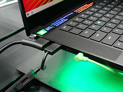 15.6型ゲーミングノート「Razer Blade 15」に光学式スイッチキーボード 15.6型ゲーミングノート「Razer Blade 15」に光学式スイッチキーボード