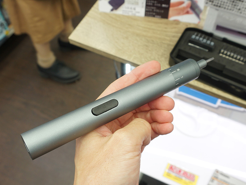 ペン型電動精密ドライバー