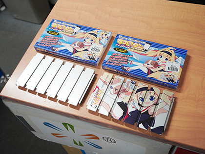 スマホ向けアルミ製冷却台「すのこタン。mini」に新モデル、無地