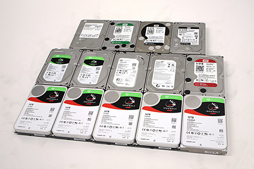 HDD×14台でサーバーを構築、フルタワーケース「Define 7 XL」の高い