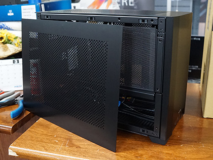 NCASE M1  mini-itx 小型ケース シンプル＆オシャレな人気のMINI-ITXケース NCASE M1 V6を購入