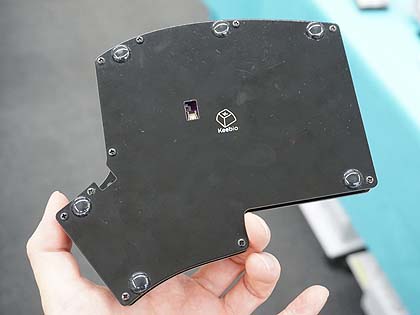 エルゴノミック配列採用の左右分割キーボード自作キット「Iris