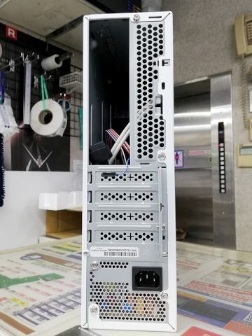 未使用 INWIN スリムPCケース IW-BL634B/WOPS+300W電源 4549325039204.jpg