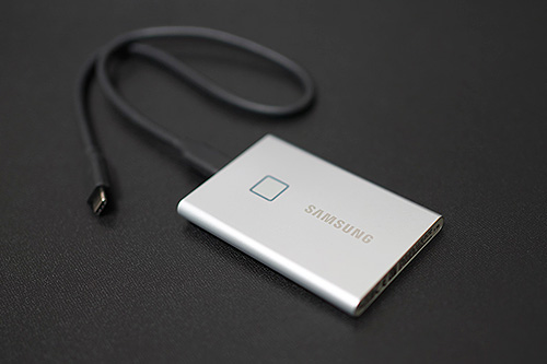 指紋認証付きの高速外付けSSDはテレワーク最強のモバイル