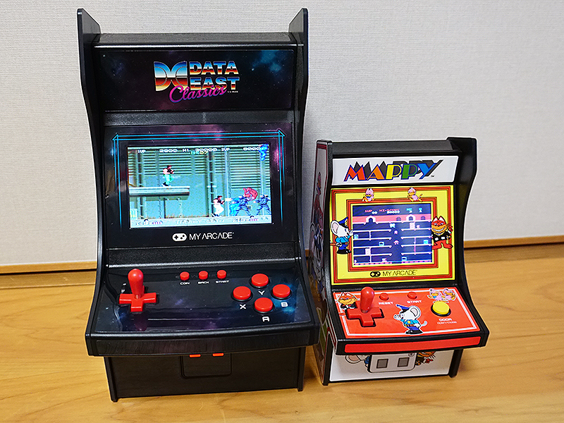 大きさ比較。右は「レトロアーケード マッピー」