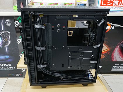 【未使用】Fractal Define 7 Compact PCケース Fractal Design Define 7 Compact」をレビュー。ミニマル