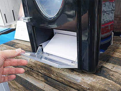 アイスもホットもOKな“卓上自販機”がサンコーから、350ml缶を9本収納